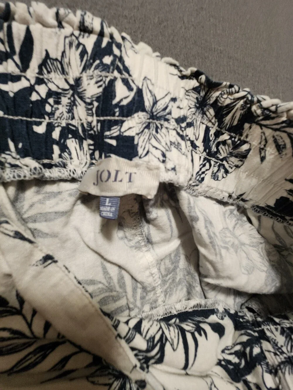 Jolt Shorts Women Size Large White & Blie Floral Linen Blend Pockets